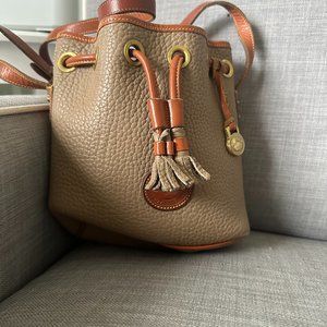dooney and bourke side bag